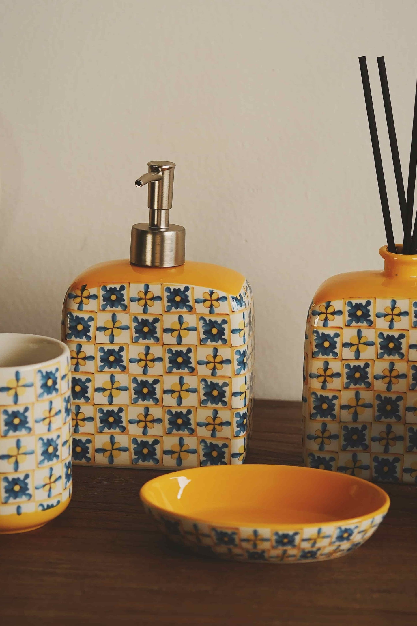 Italian-Style Yellow Gingham Bathroom Set