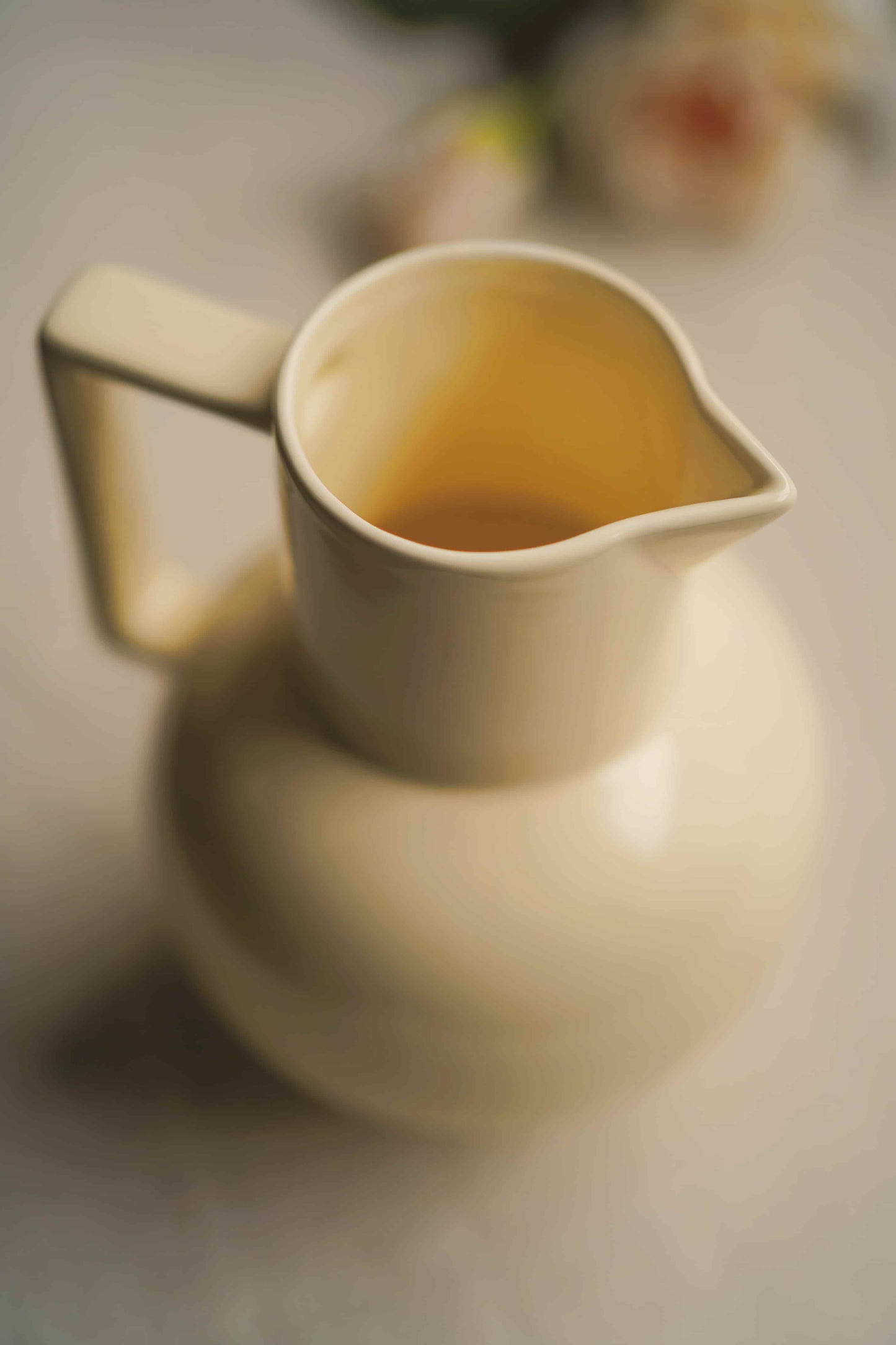 Creamy Delight Ceramic Vase