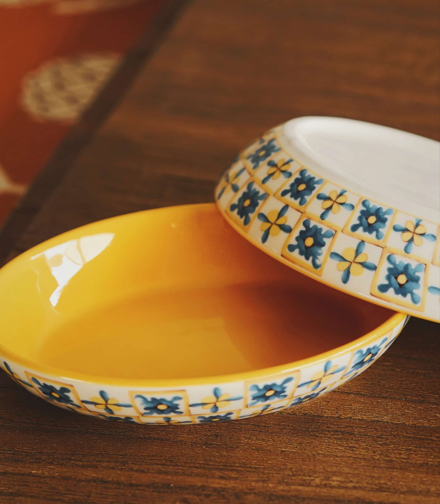 Italian-Style Yellow Gingham Bathroom Set