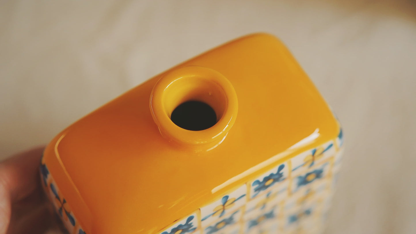 Italian-Style Yellow Gingham Bathroom Set